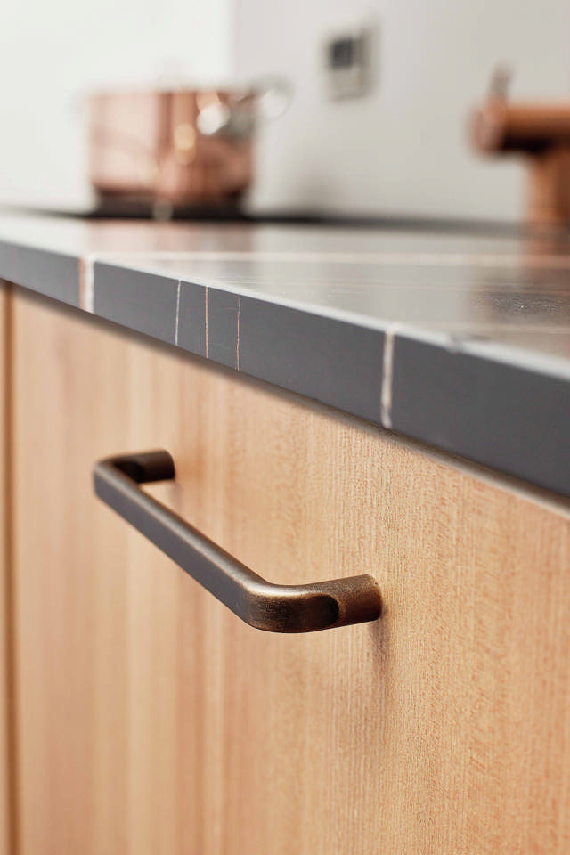 Modern simple contemporary antique brown kitchen cabinet bar handle