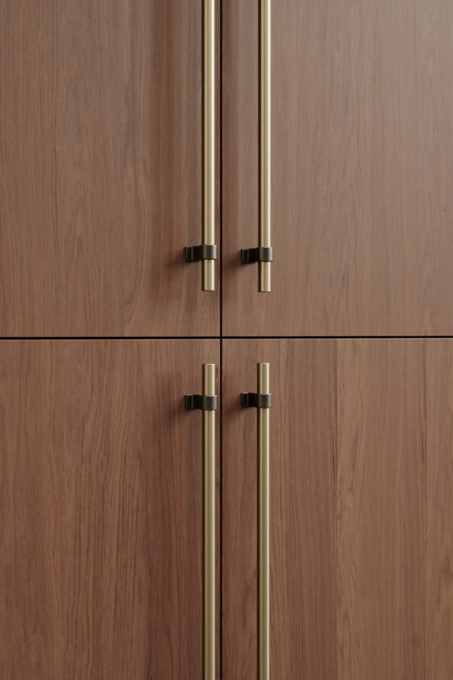 Contemporary modern brushed brass gold brown kitchen wardrobe cabinet handle